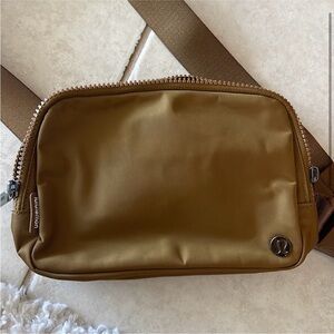 Lululemon where everywhere belt bag 2L